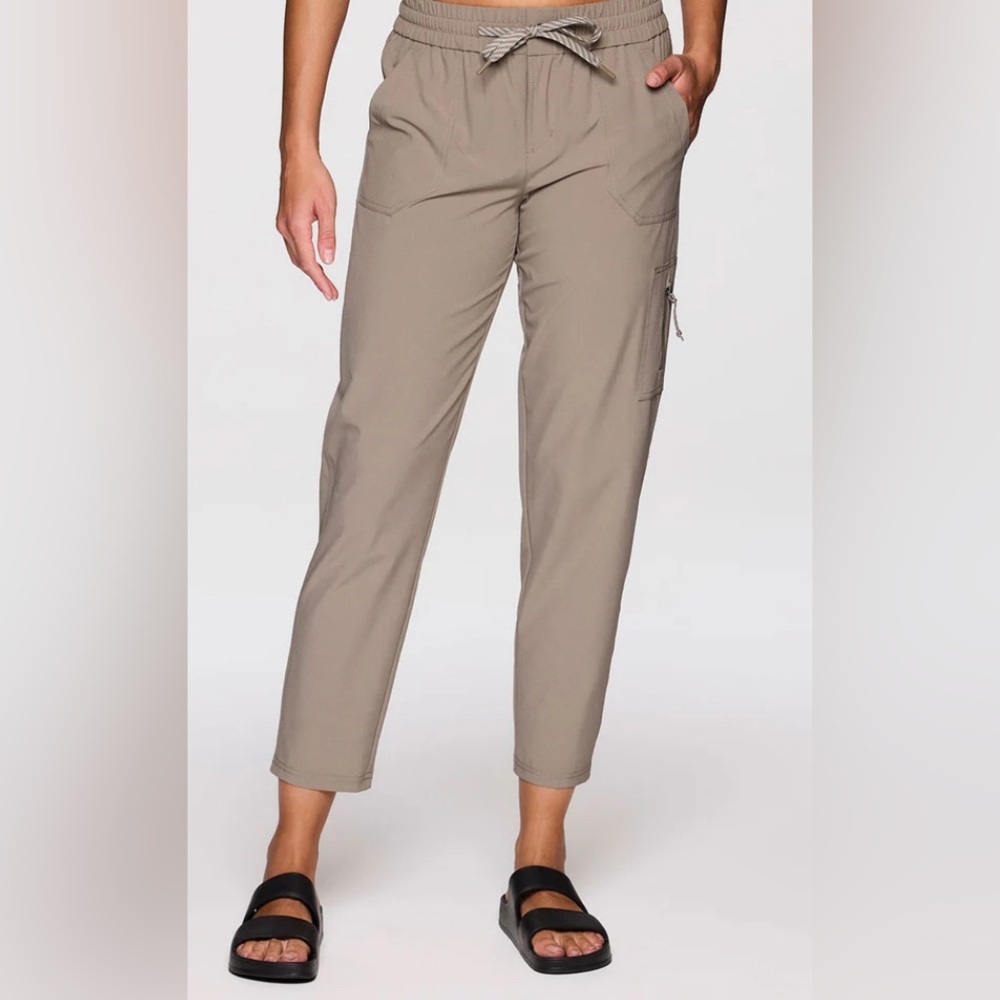 Avalanche Women’s Tan Cropped Pants Size XL - Picture 1 of 7